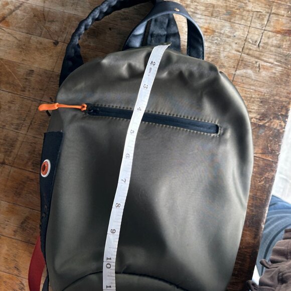 one strap backpack - Picture 4 of 6